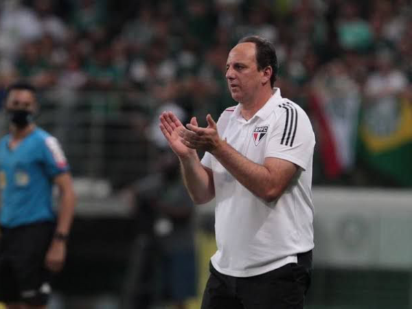 Técnico Rogério Ceni já terá seu lugar em risco no São Paulo FC?
