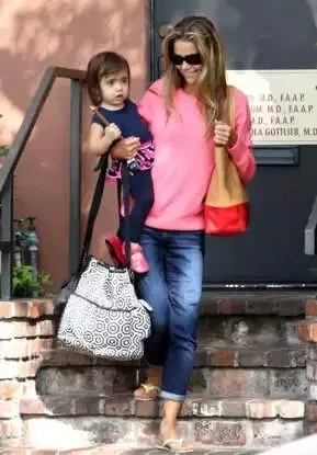 Além de Marcos Mion! 15 Famosos que têm filhos com deficiência  - imagem 92645