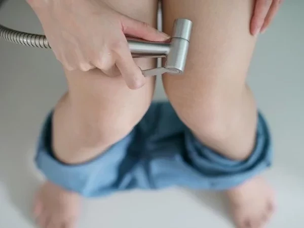 Saiba o quão nojento é não poder limpar a bunda depois das necessidades 