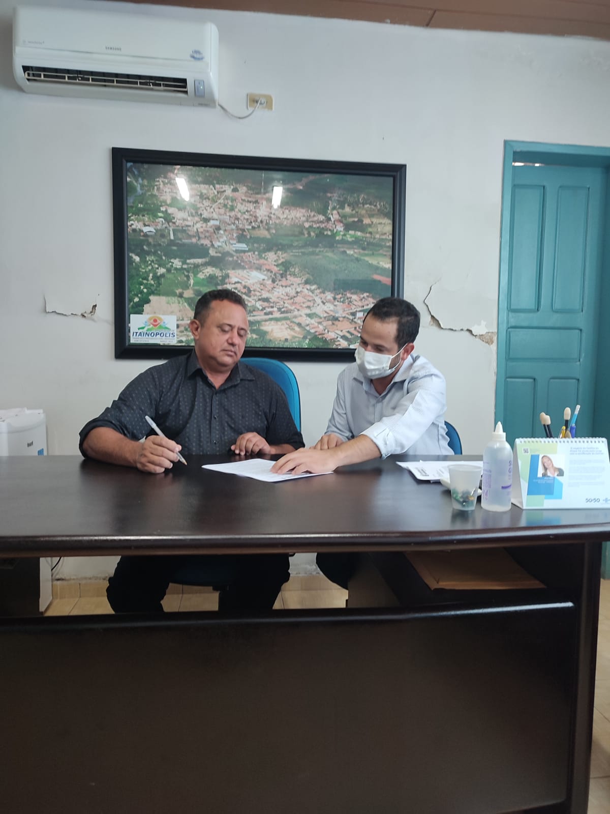  Miguel Rodrigues (Prefeito de Itainópolis) e Dr. Roberto Leal (Assessor Jurídico)