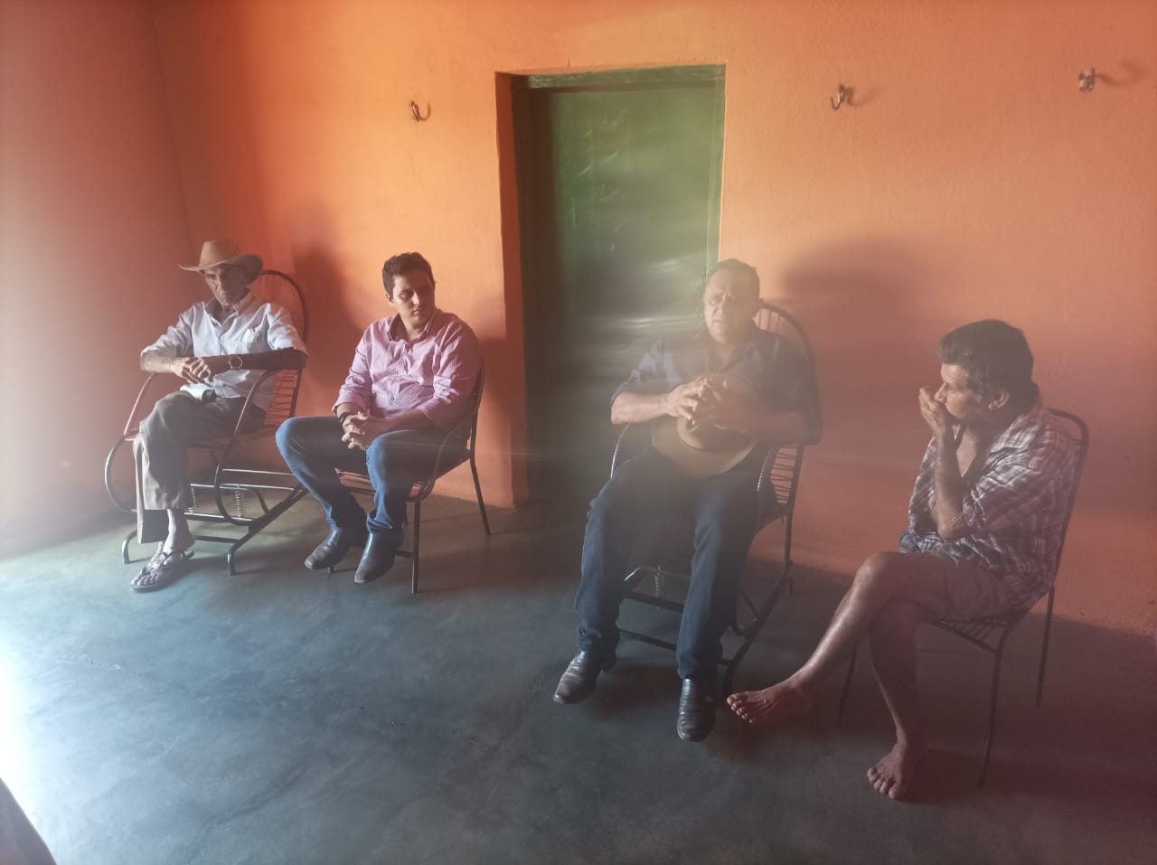 Prefeito Miguel Rodrigues visita localidade Paulista e acompanha obra - Imagem 11