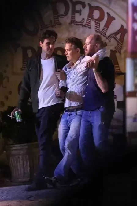 Tomaram todas! Conheça quatro famosos que foram flagrados bêbados em festa - imagem 93037