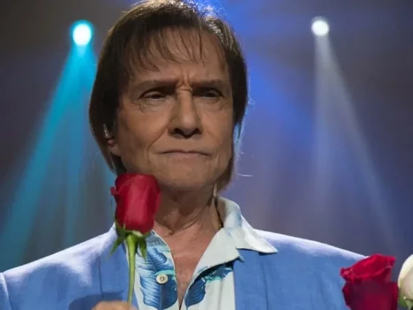 Além de Roberto Carlos, outros famosos que também se irritaram no palco