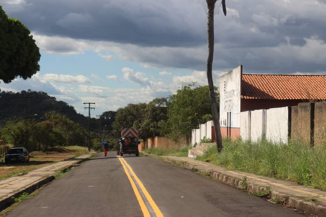 Ruas de Monsenhor Gil recebem sinalização horizontal 
