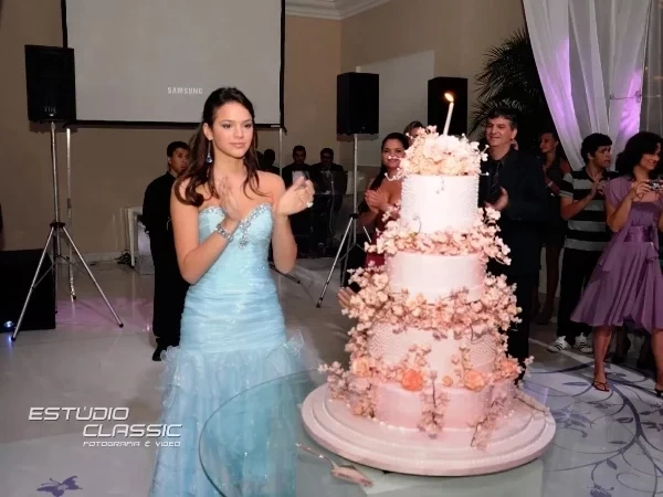 Declaração de Marina, Caio Castro príncipe: os 15 anos de Bruna Marquezine