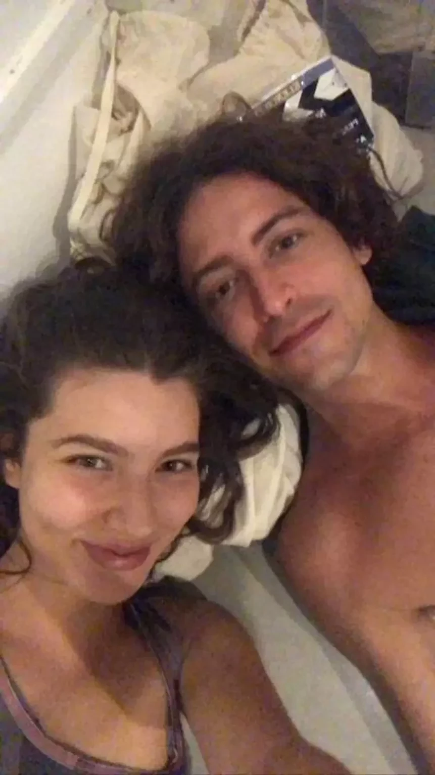 Envolvimento com Alanis