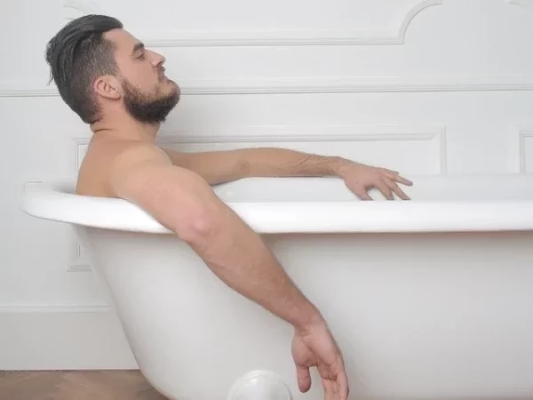 Conheça ponto G masculino e 8 coisas que você pode fazer para encontrá-lo