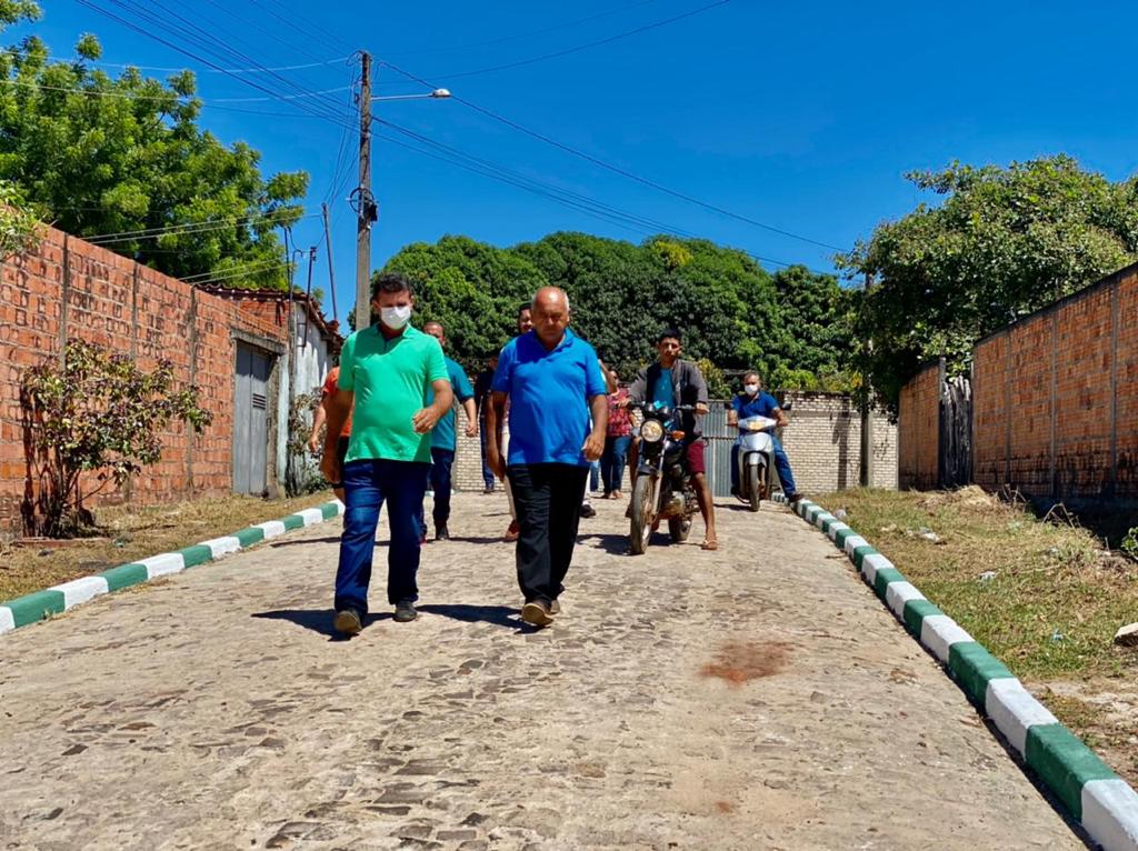Prefeita Ivanária Sampaio inaugura mais de 5 mil metros de calçamentos - Imagem 2