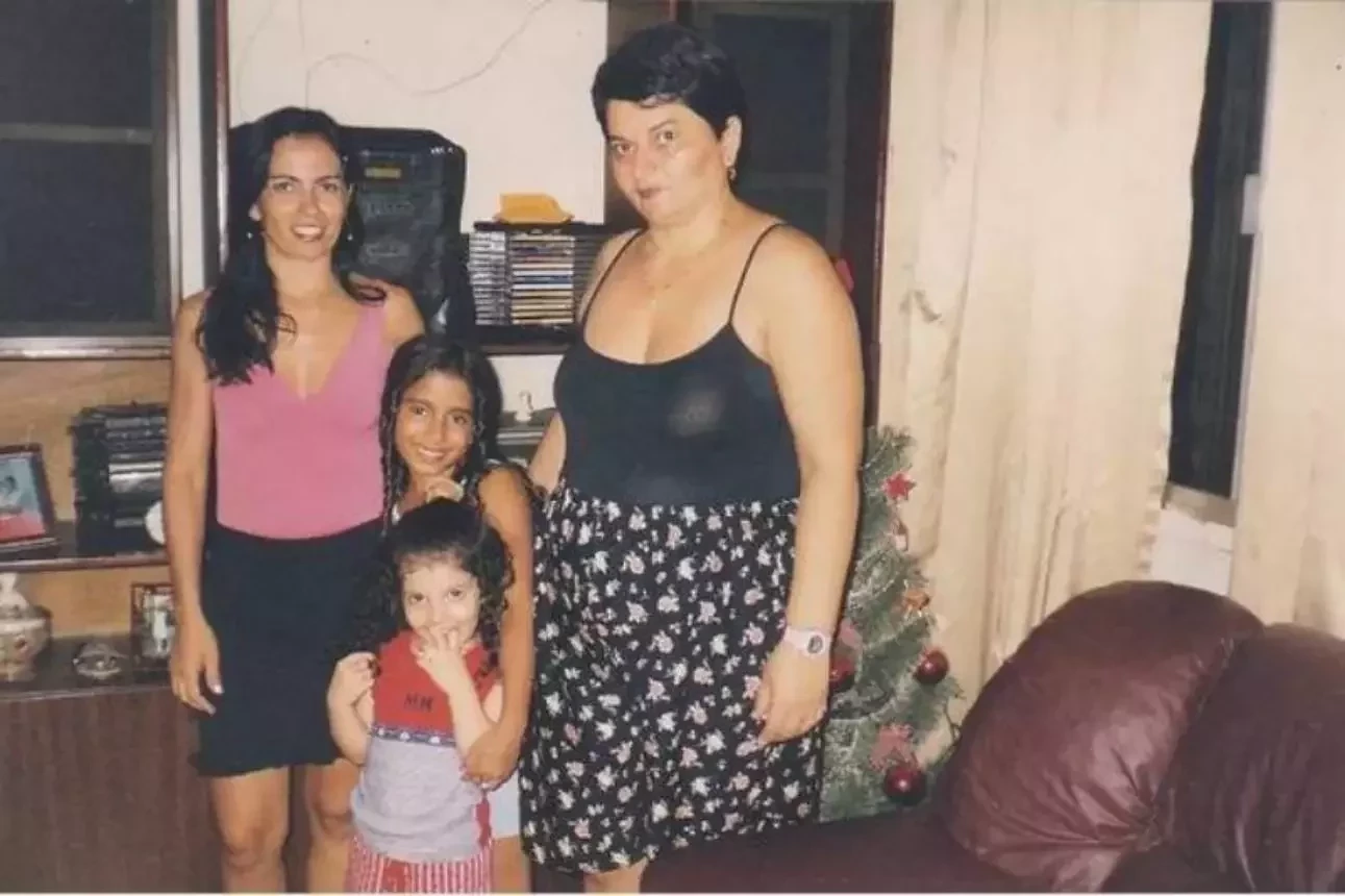 Até de madeira! Conheça as casas onde 10 artistas moravam antes da fama  - imagem 96689