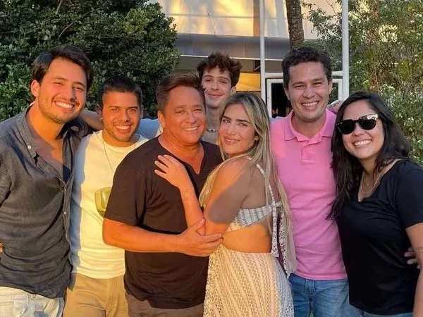 Entre anônimos e famosos:  Conheça os filhos do cantor sertanejo Leonardo