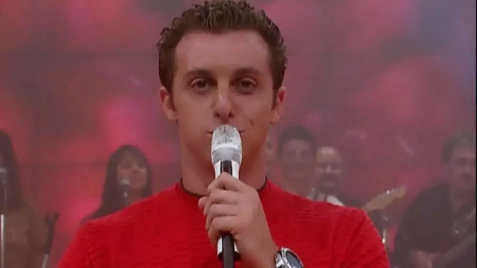 Mudaram muito! Confira o antes e depois de 15 apresentadores de TV - imagem 96882