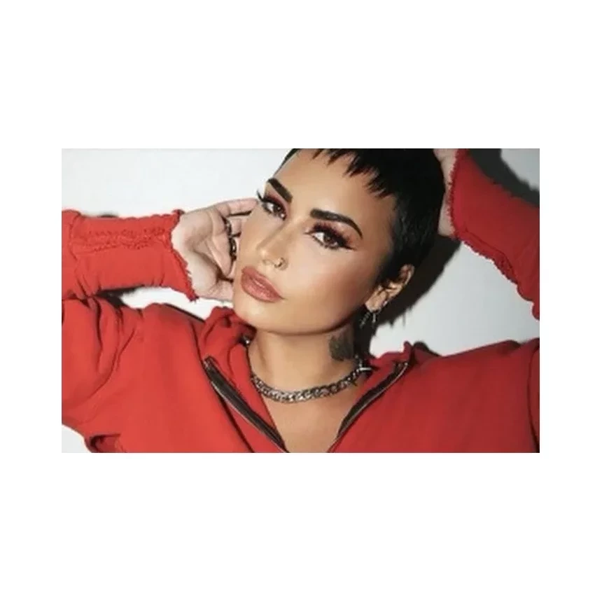 Do anel peniano a perfume. Veja famosos que lançaram artigos eróticos - imagem 97115