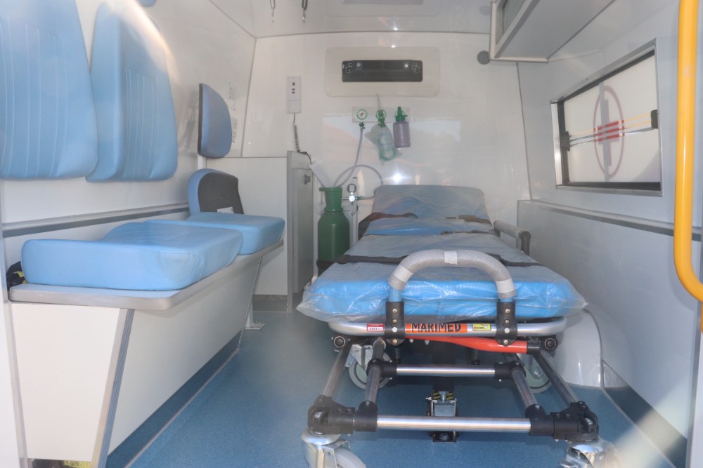 Prefeita Kelly Alencar entrega Nova Ambulância que vai atender a população - Imagem 3