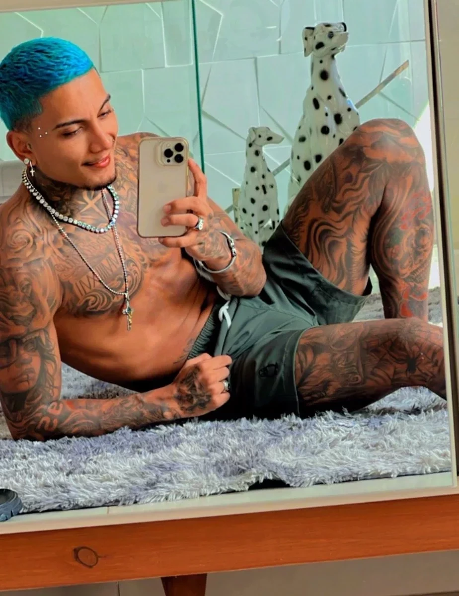 Veja famosos com perfis em sites adultos e que já fingiram na hora do sexo - imagem 95424