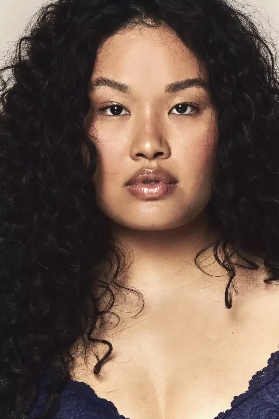 Chamada de Japonega, modelo plus de origem negra e oriental quebra padrões - imagem 95597