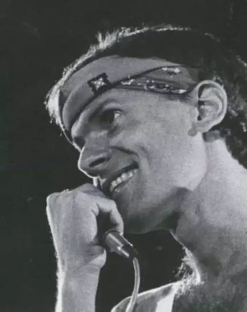 Sem preconceito! Conheça 10 Famosos que convivem com o vírus HIV - imagem 96051