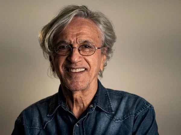 Bissexual assumido: Relembre os romances famosos do cantor Caetano Veloso