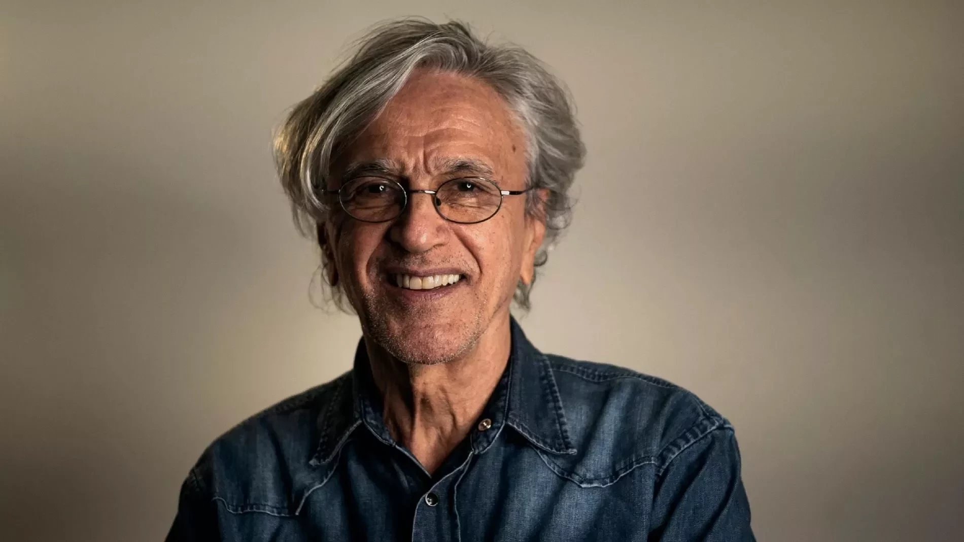 Bissexual assumido: Relembre os romances famosos do cantor Caetano Veloso - imagem 96441