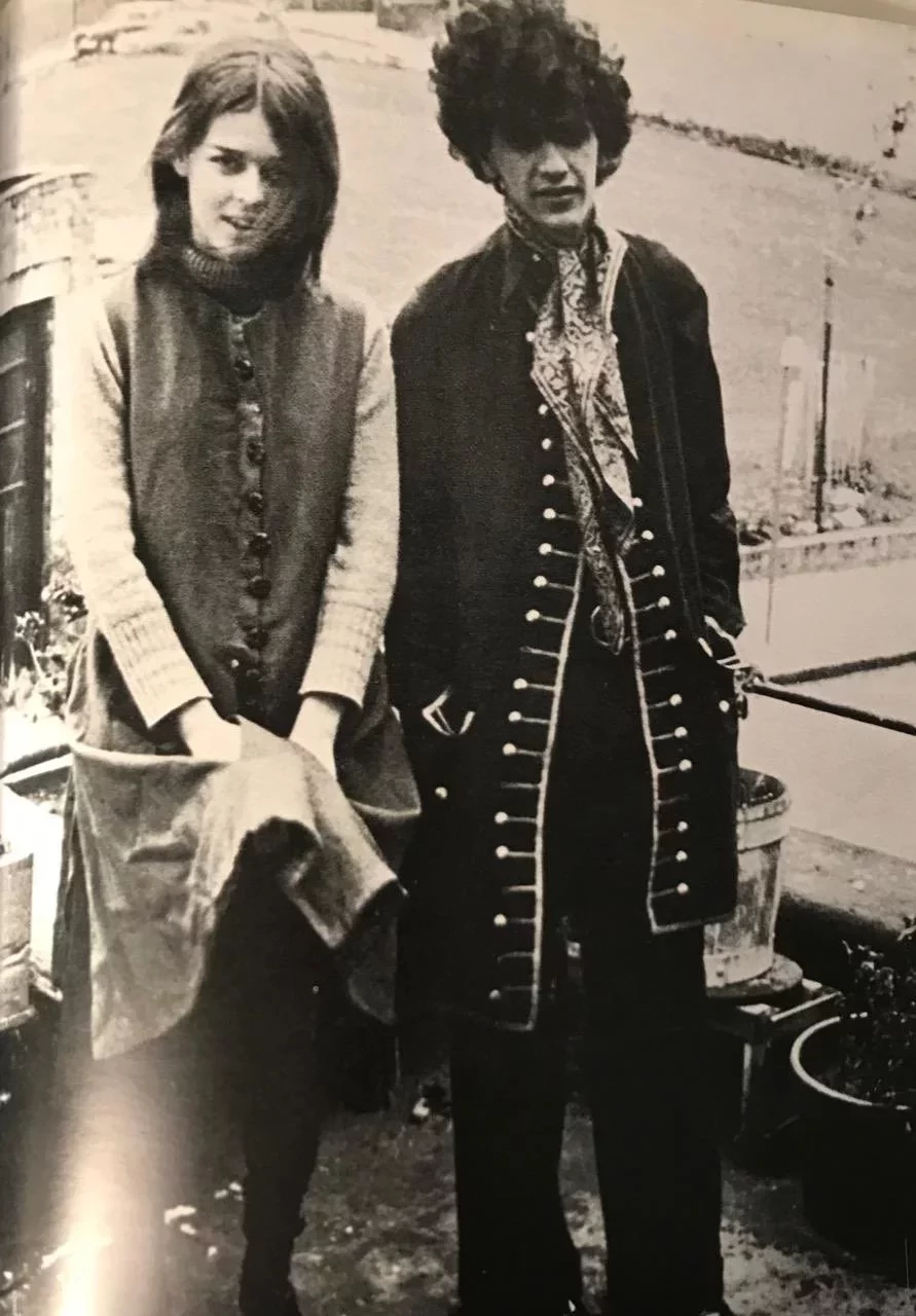 Bissexual assumido: Relembre os romances famosos do cantor Caetano Veloso - imagem 96442