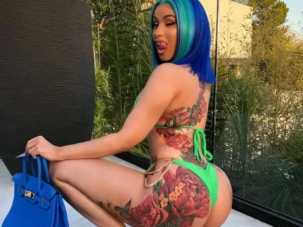 R$ 570 milhões! Veja o top 10 de quem mais lucrou com o OnlyFans em 2021