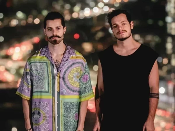 Famosos que têm irmãos gêmeos e quase ninguém sabe