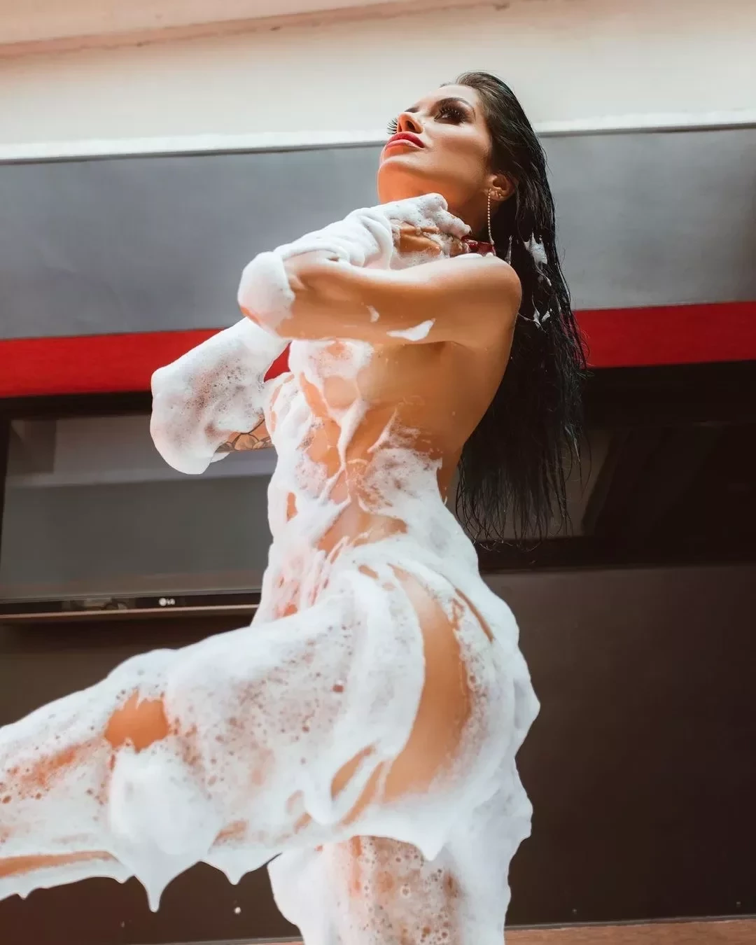 5 vezes em que Tati Zaqui, de "A Fazenda", posou como veio ao mundo - imagem 102063