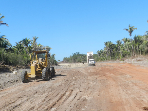 Construção de avenida traz desenvolvimento para Esperantina