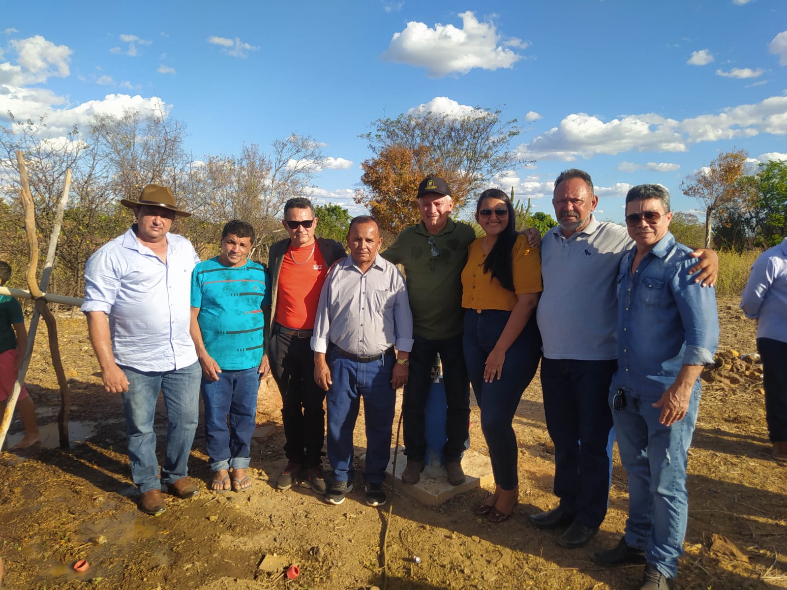 Prefeito Miguel Rodrigues confraterniza com moradores em Lagoa Achada - Imagem 5