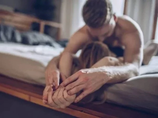 Dia do sexo! Saiba como cada signo se comporta na hora da transa