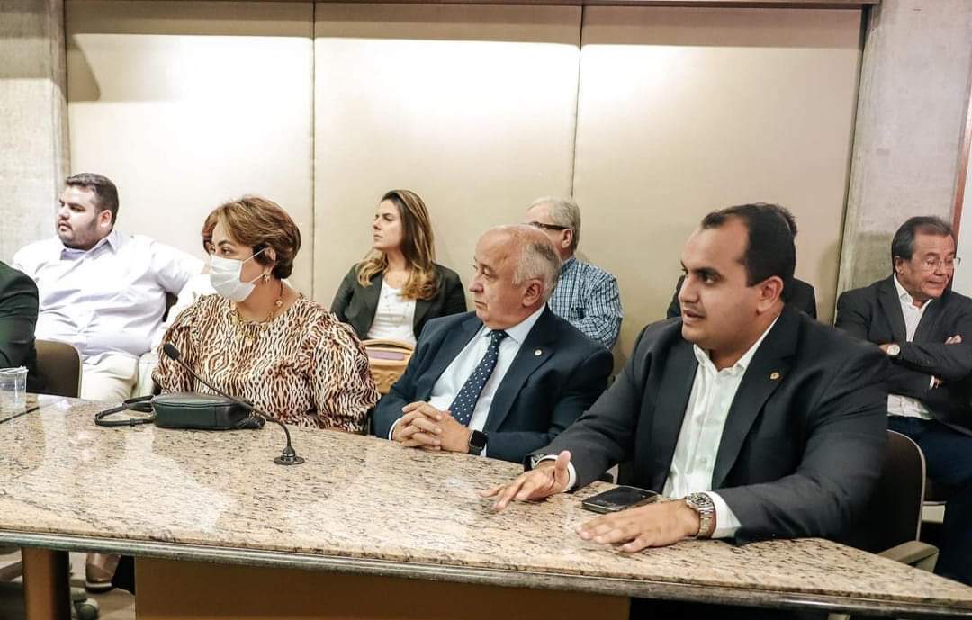 Prefeito prestigia posse da nova diretoria do SEBRAE PIAUÍ em Teresina  - Imagem 6