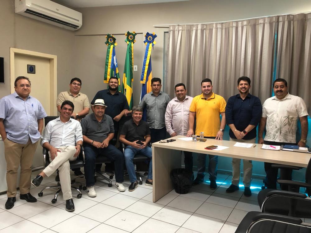 Prefeitos do Médio Parnaíba se reúnem para deliberar algumas ações  - Imagem 1