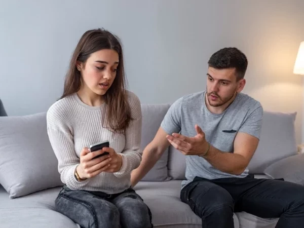 Possessivos! Saiba quais são os 4 signos mais ciumentos do zodíaco