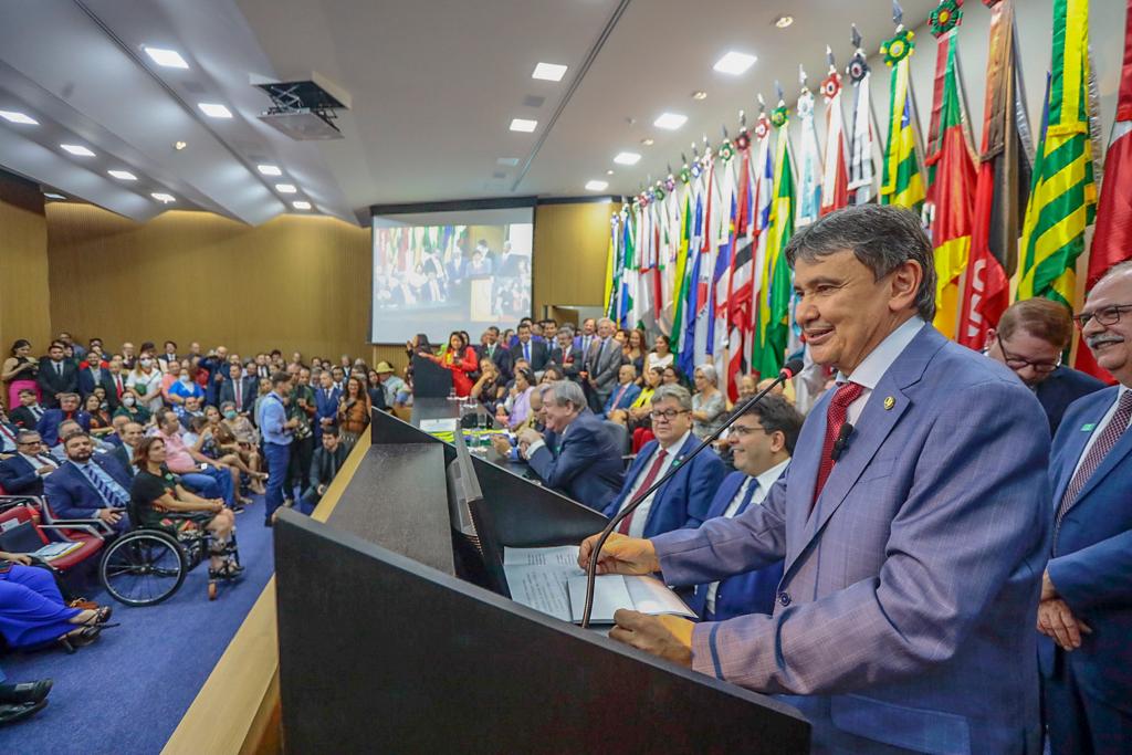 Prefeito João Luiz participa da posse do Ministro Wellington Dias  - Imagem 8