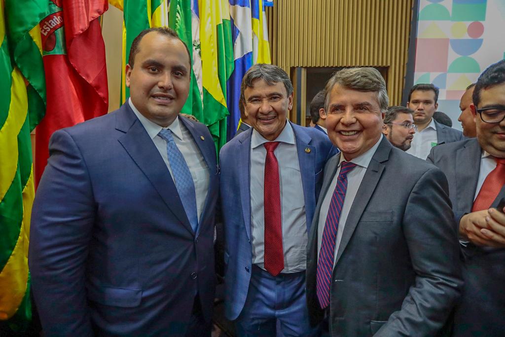 Prefeito João Luiz participa da posse do Ministro Wellington Dias  - Imagem 1