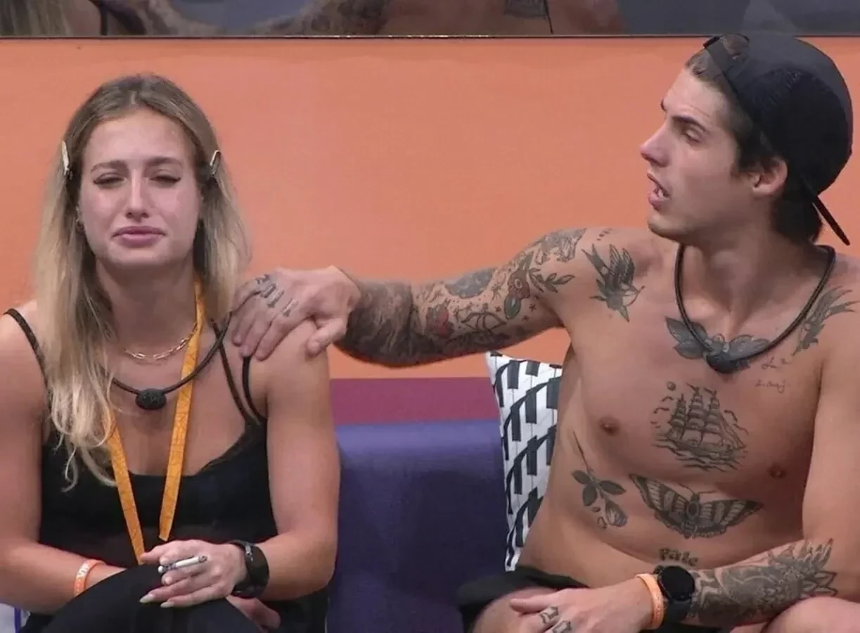 "Eu sou mudo ou você que é surda?"