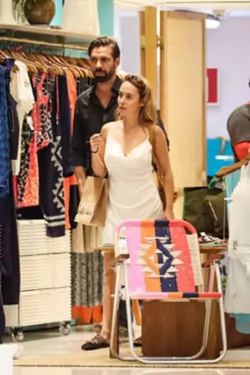 Modernos? 10 Famosos que vivem relacionamentos abertos e você não sabia - imagem 113880