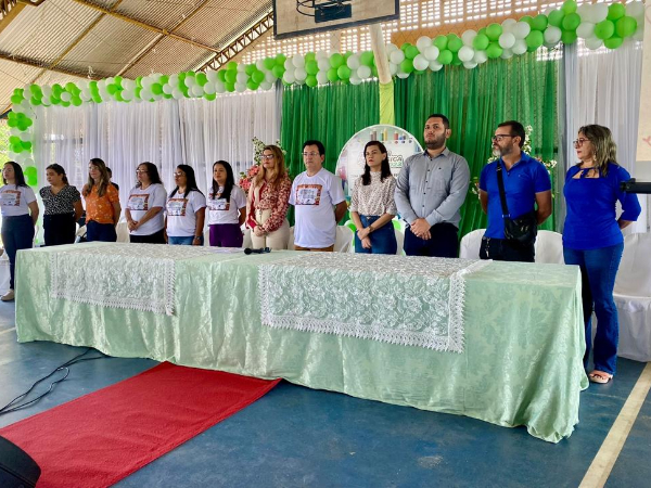 Encontro pedagógico com profissionais da educação em Esperantina