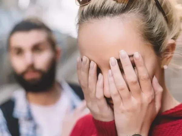 Se identifica? Aqui vai a reação de cada signo quando o 'date' dá ruim