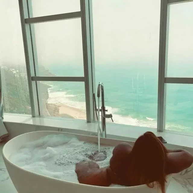 Confira quais são as famosas que já posaram nuas em banheiras; fotos! - imagem 112238