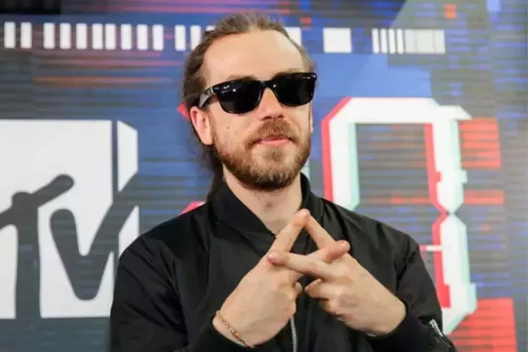 Tem brasileiros na lista! 15 Artistas que morreram em cima do palco  - imagem 112248