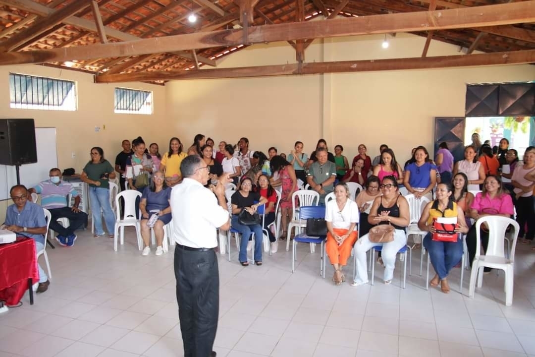 Secretaria Municipal de Educação realiza Seminário PPAIC em Monsenhor Gil 