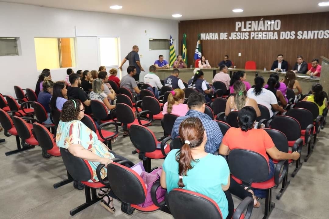 Prefeitura de Monsenhor Gil. Novo plano de cargos e salários do servidor 