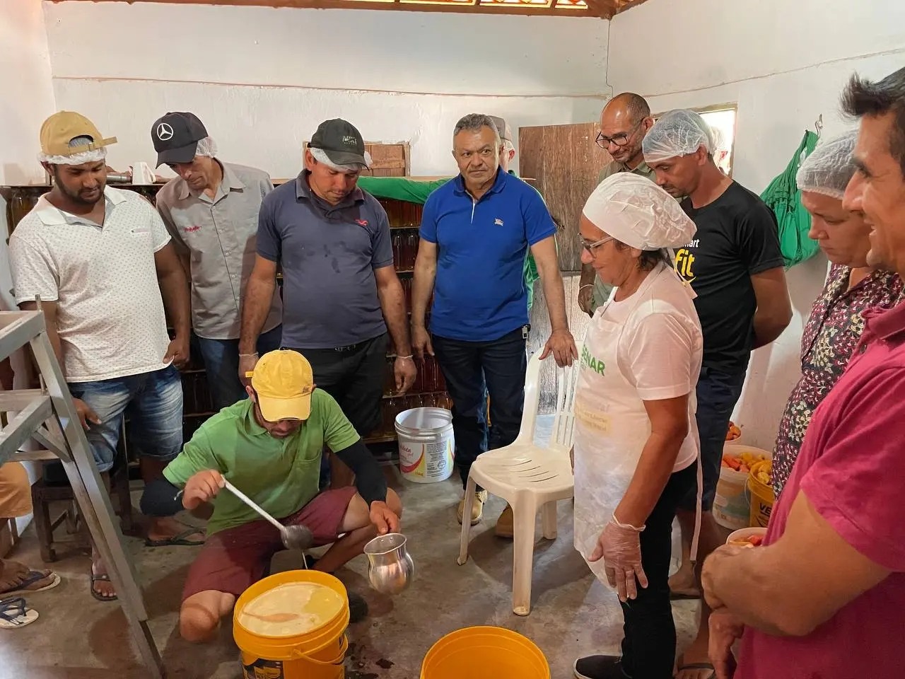 Oeiras incentiva e fortalece avicultura e cajucultura na zona rural - Imagem 2