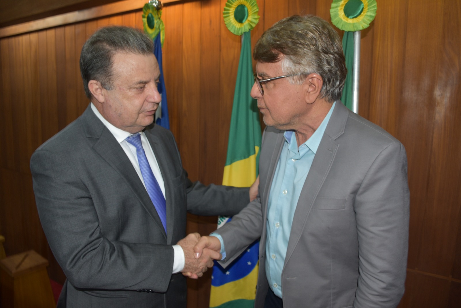 Prefeito João Luiz prestigia entrega de título ao Juíz Dr Silvio Valois - Imagem 6