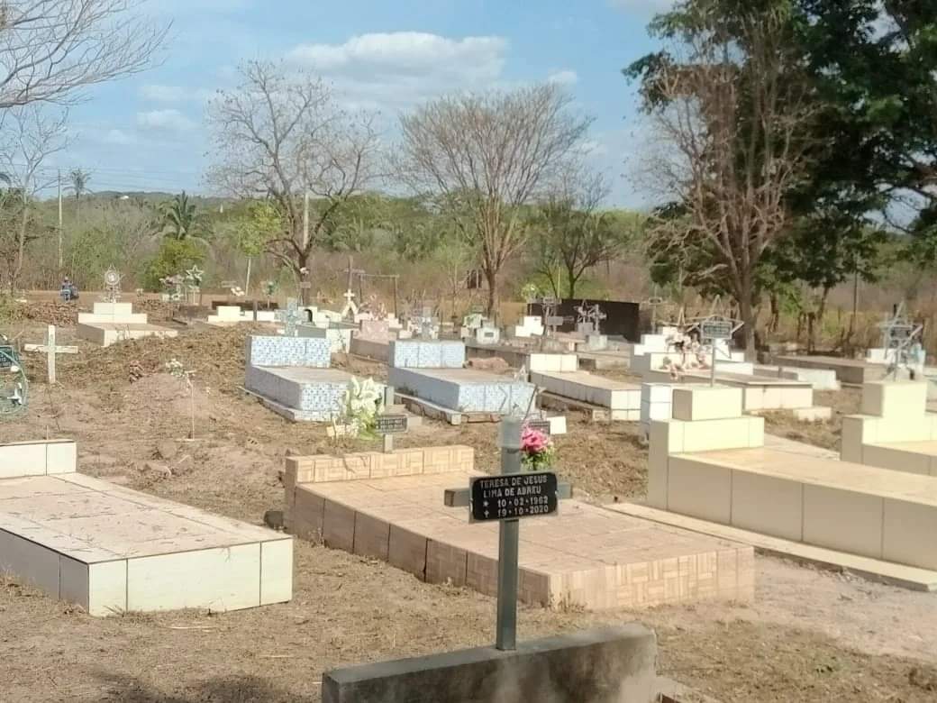 Prefeitura de Monsenhor Gil prepara cemitérios para o Dia de Finados  - Imagem 8
