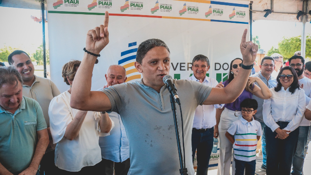 Governador inaugura pavimentação asfáltica da Orla do Açude em Água Branca