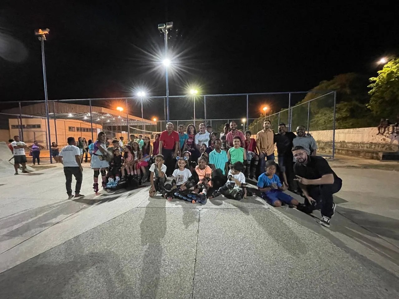 Praça da Juventude recebe melhorias na iluminação e circuito de patins - Imagem 1
