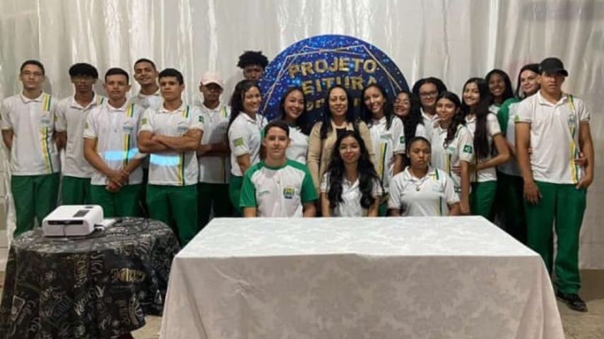 Escritores serrajoenses são homenageados em projeto de leitura