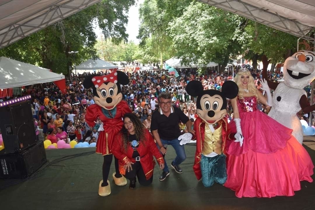 Teve festa sim! Para as crianças de Monsenhor Gil festejando seus 60 anos 