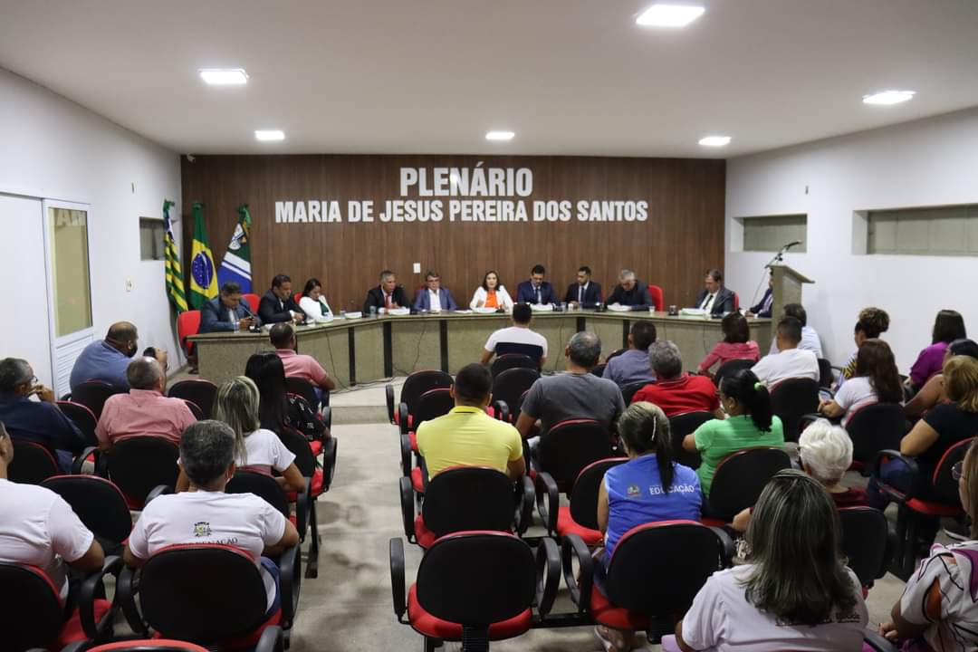 Prefeito João Luiz anuncia reajuste para professores acima do piso  - Imagem 4